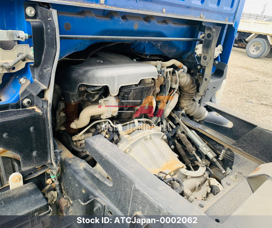 2013 Isuzu Elf
